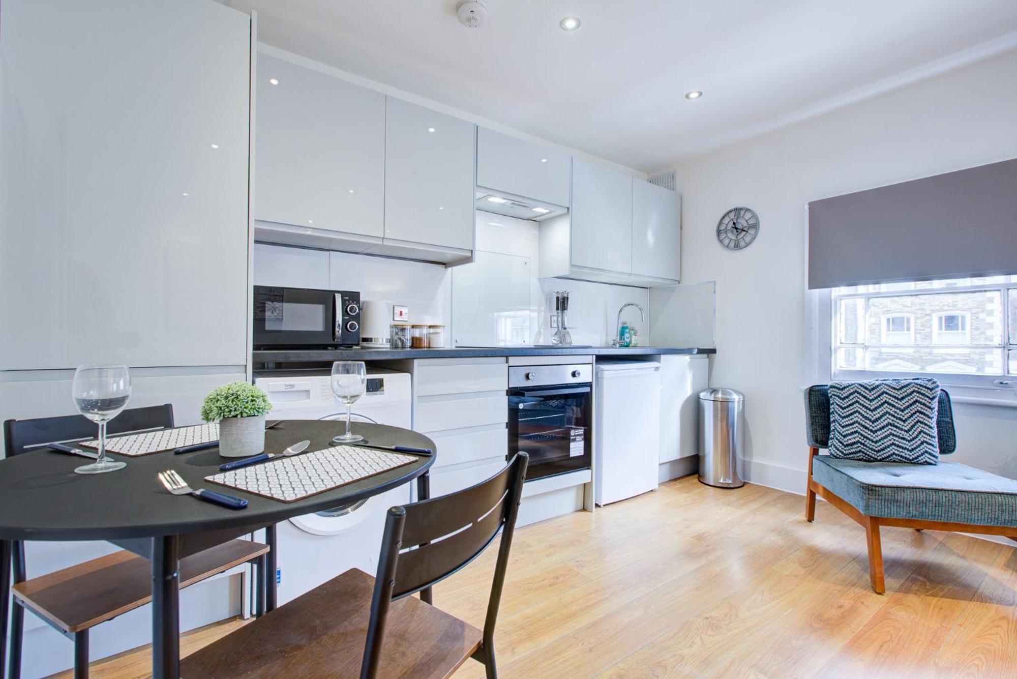 Wonderful Two-Bedroom Apartment Londen Buitenkant foto